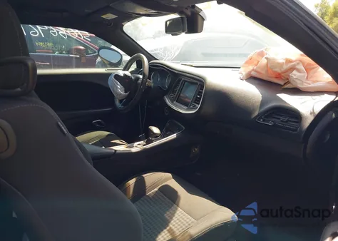 2017 Dodge Challenger R/T из США, поврежденный, VIN 2C3CDZBT8HH606039